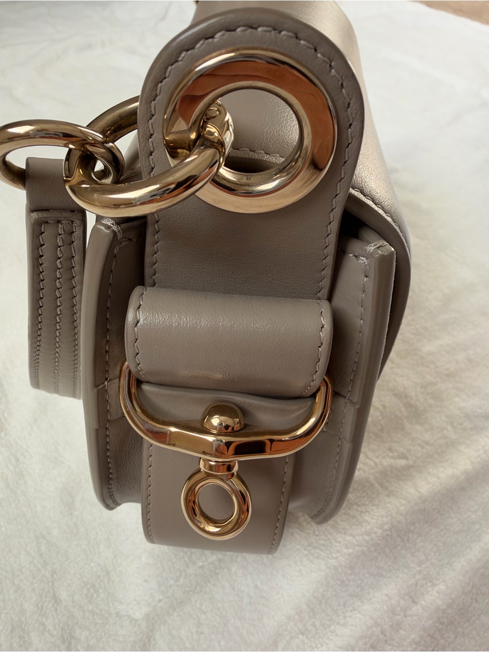 Chloe Small Tess Leather Saddle Bag in Taupe. Dust bag. authentications included - Picture 7 of 15